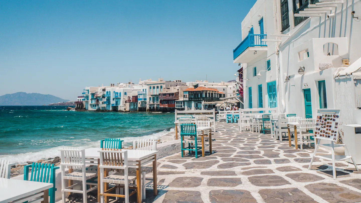 Greek central bank warns on tourism as revenue jumps 26 percent
